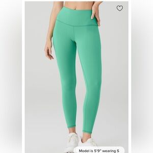 ALO Yoga Lettuce Green 7/8 High-Waist Airbrush Leggings